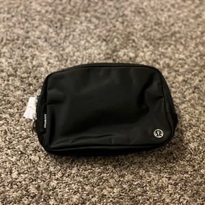 Lululemon Everywhere Belt Bag Large